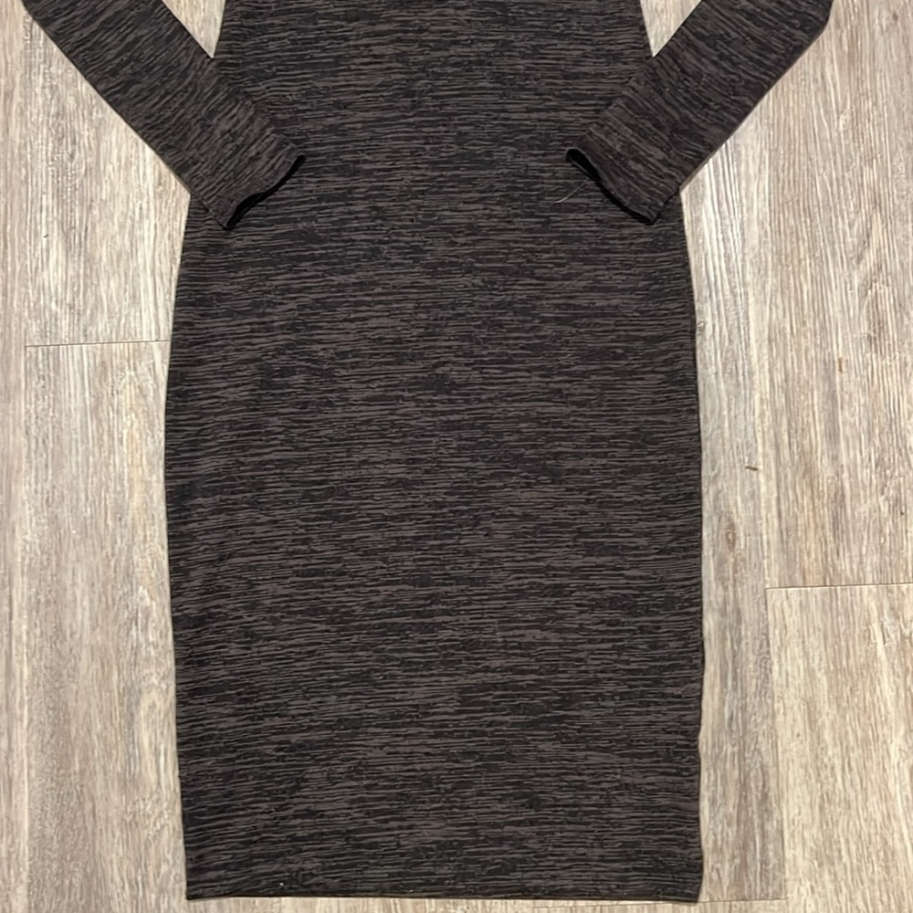Aritzia Wilfred Free Abby Plunge V Neck Long Sleeve Midi Dress - Picture 8 of 16